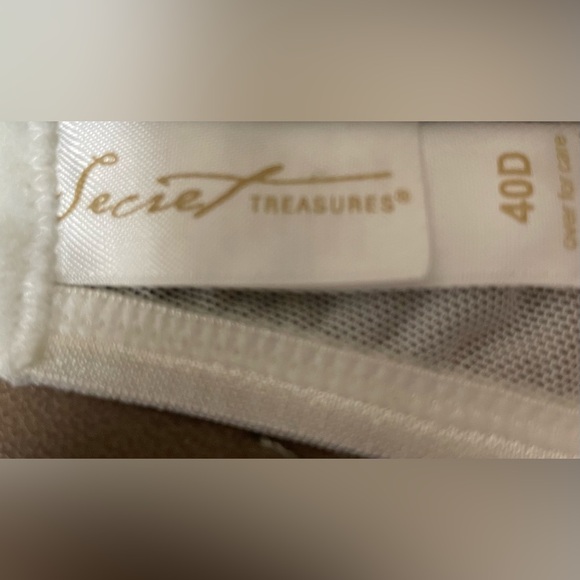 Secret Treasures Plus Size Pink and White Floral Lace Bra - Picture 2 of 7